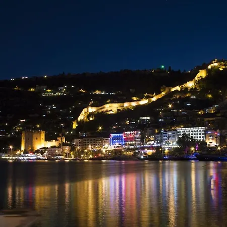 Comfortable Luxury アパート